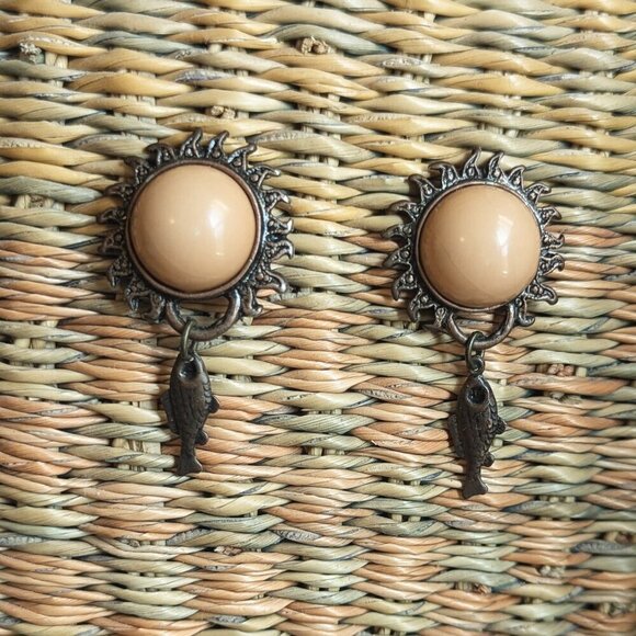 Vintage Starburst Fish Statement Earrings Circular Metal Pearl Dangle Costume - Picture 6 of 7